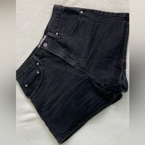 Levi’s Mom Shorts